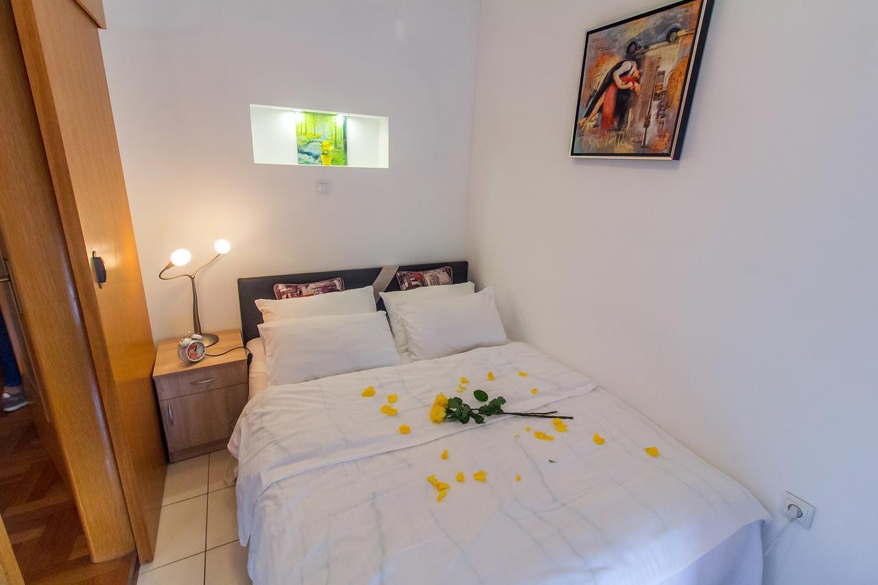 Stan Na Dan Banja Luka Apartamento Exterior foto