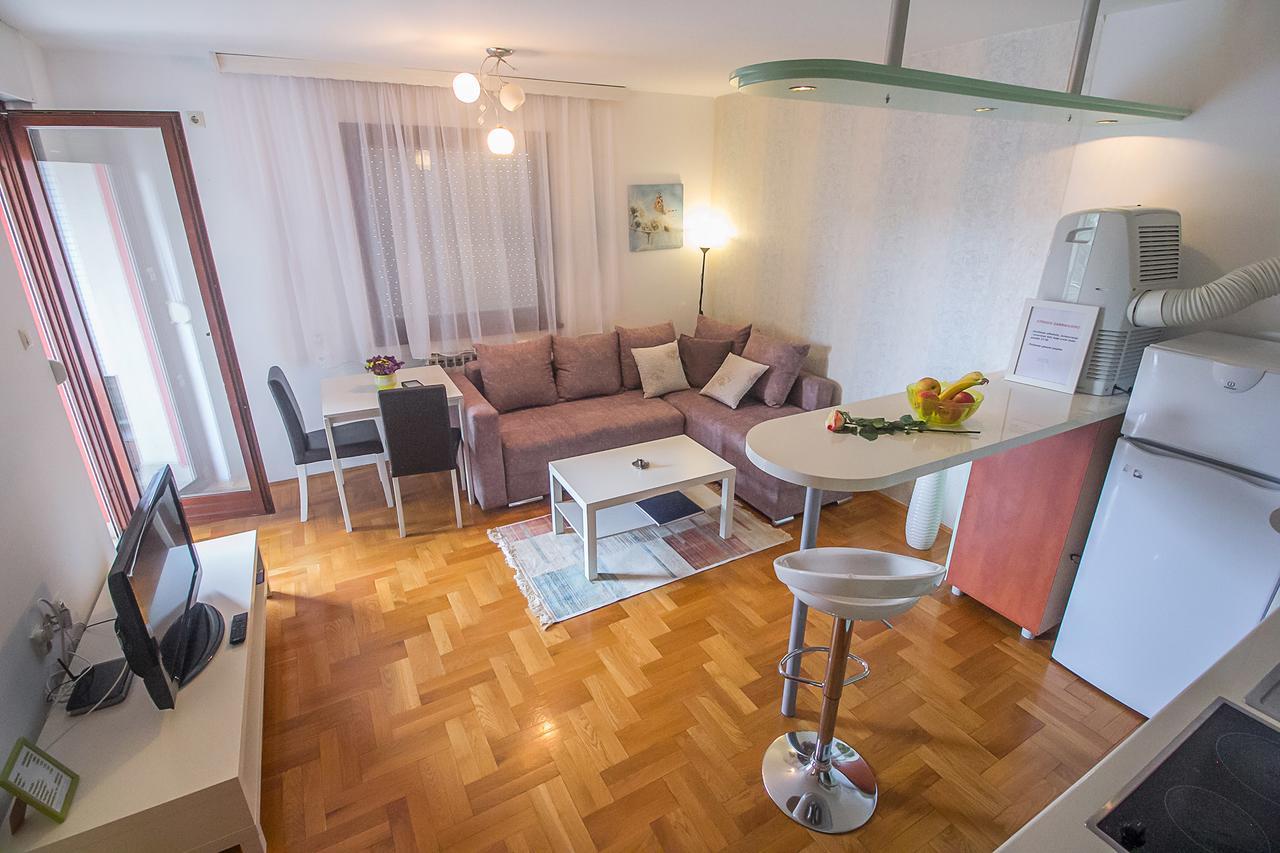 Stan Na Dan Banja Luka Apartamento Exterior foto
